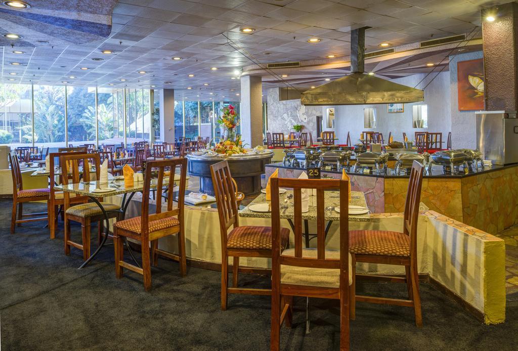 Rainbow Towers Hotel & Conference Centre Harare Exteriér fotografie